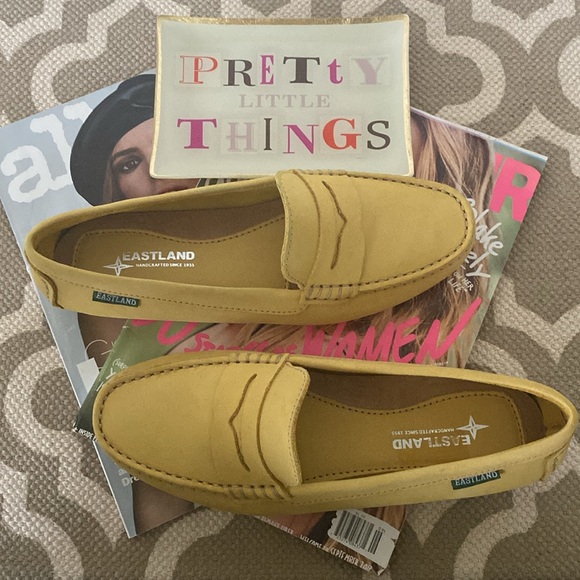 “Eastland” Patricia penny loafer driving moc; yellow nubuc; size 7; NWOT - Picture 8 of 13